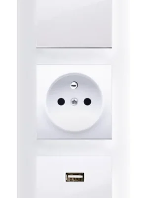 Autentický Zásuvkový blok nástěnný 1x 250V/16A s vypínačem a 2x USB nabíječkou A+C pro svislou instalaci v bílé barvě