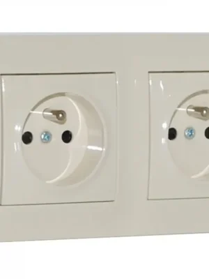 Akční Cena Zásuvkový blok nástěnný 2x 250V/16A, clonky, barva krémová