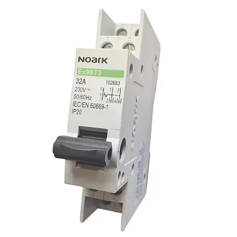 Noark 102683 Ex9BT3 2CO 32A Třípolohový přepínač (I-0-II), 32 A, 2 CO kontakty Vrácení Zdarma